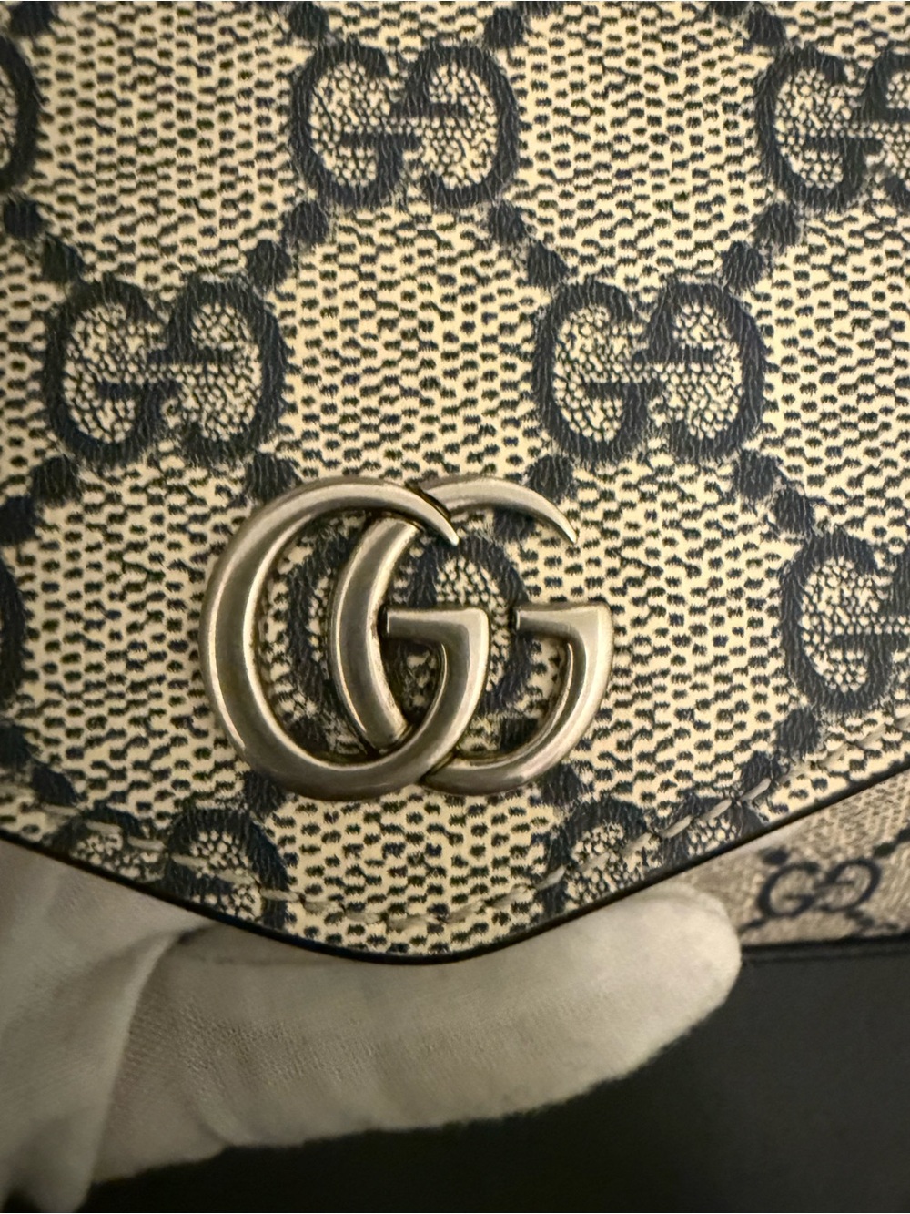 🔥Gucci Beige GG Supreme Crossbody with Navy and Red Web Strap with COA🔥 - Picture 13 of 17